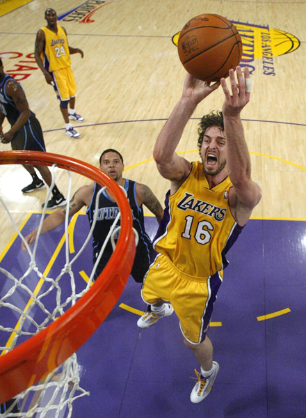 沙特联-利雅得胜利2-0麦加统一暂升第三 C罗头槌+造点马内点射