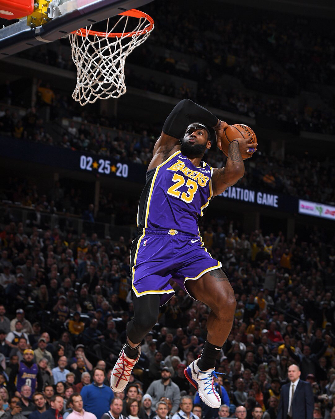 文班亚马复出30分阿尔达马制胜盖帽 马刺不敌灰熊