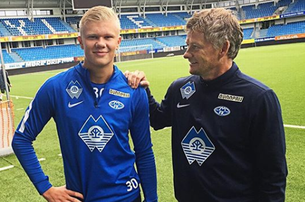 杨明洋妻子赴韩国观战亚冠：成都亚冠首个客场积分，值得骄傲