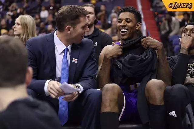 除了吃饭拉屎睡觉，给我练投篮