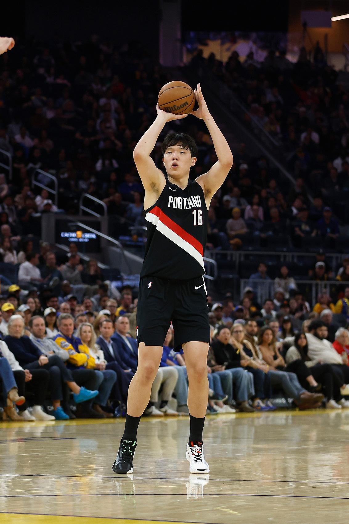 意甲战报：伊尔迪兹双响，孔塞桑屡失良机，尤文2-1卡利亚里